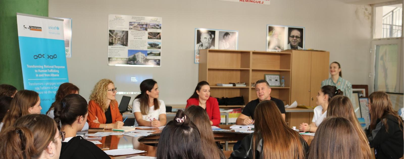 Dita Evropiane e Kundër Trafikimit të Qenieve Njerëzore, Të Rinjtë e Fierit i Bashkohen Fushatës